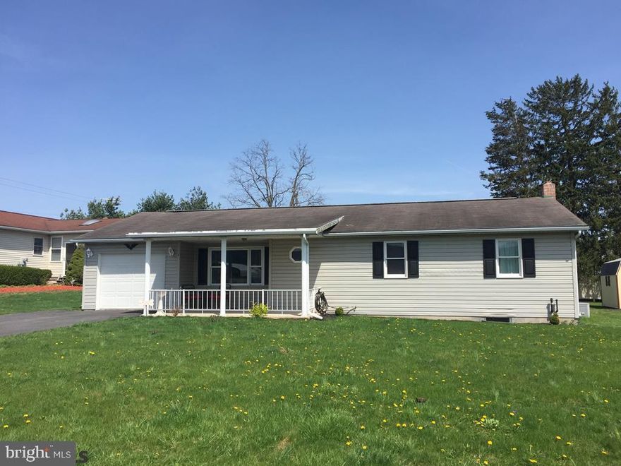 Ranch home with 3 bedrooms, 2 baths located in the Roseanne Development in Milroy, features C/A, 1 car attached garage, semi-open concept living  and convenient access to 322 and amenities make this a great home.  Main floor laundry and nice size yard with plenty of room for a garden.
