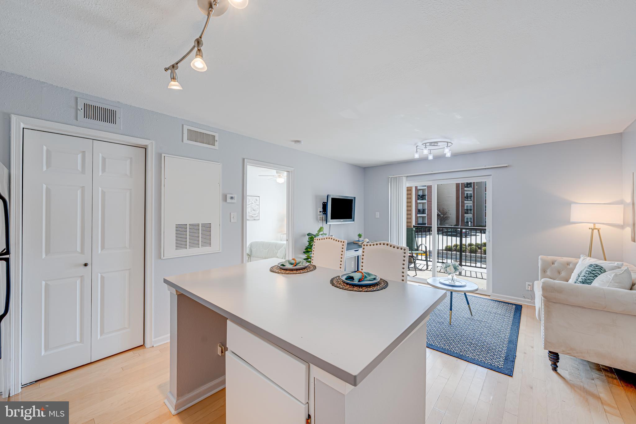 POINTE AT PARK CENTER - Residential