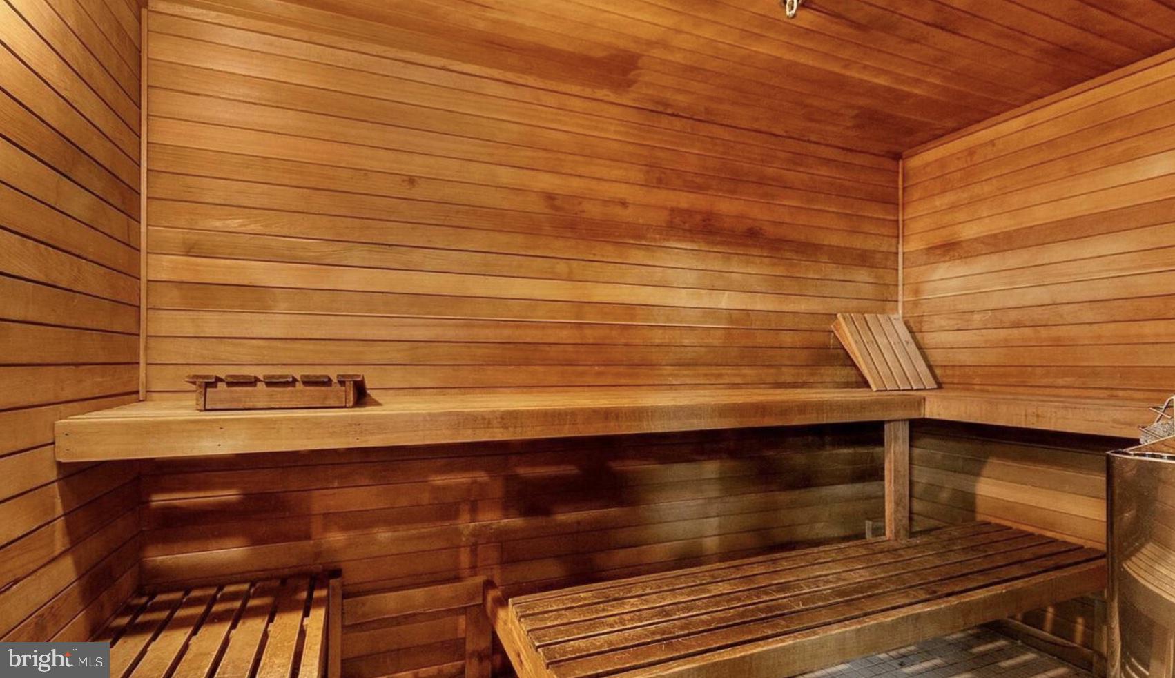 POINTE AT PARK CENTER - Residential