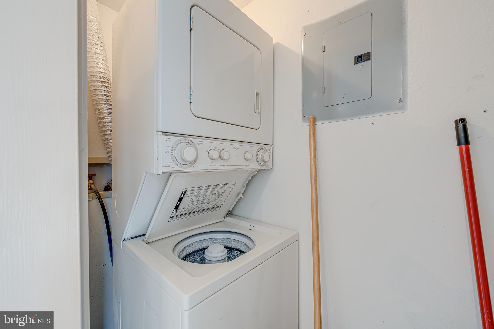 POINTE AT PARK CENTER - Residential