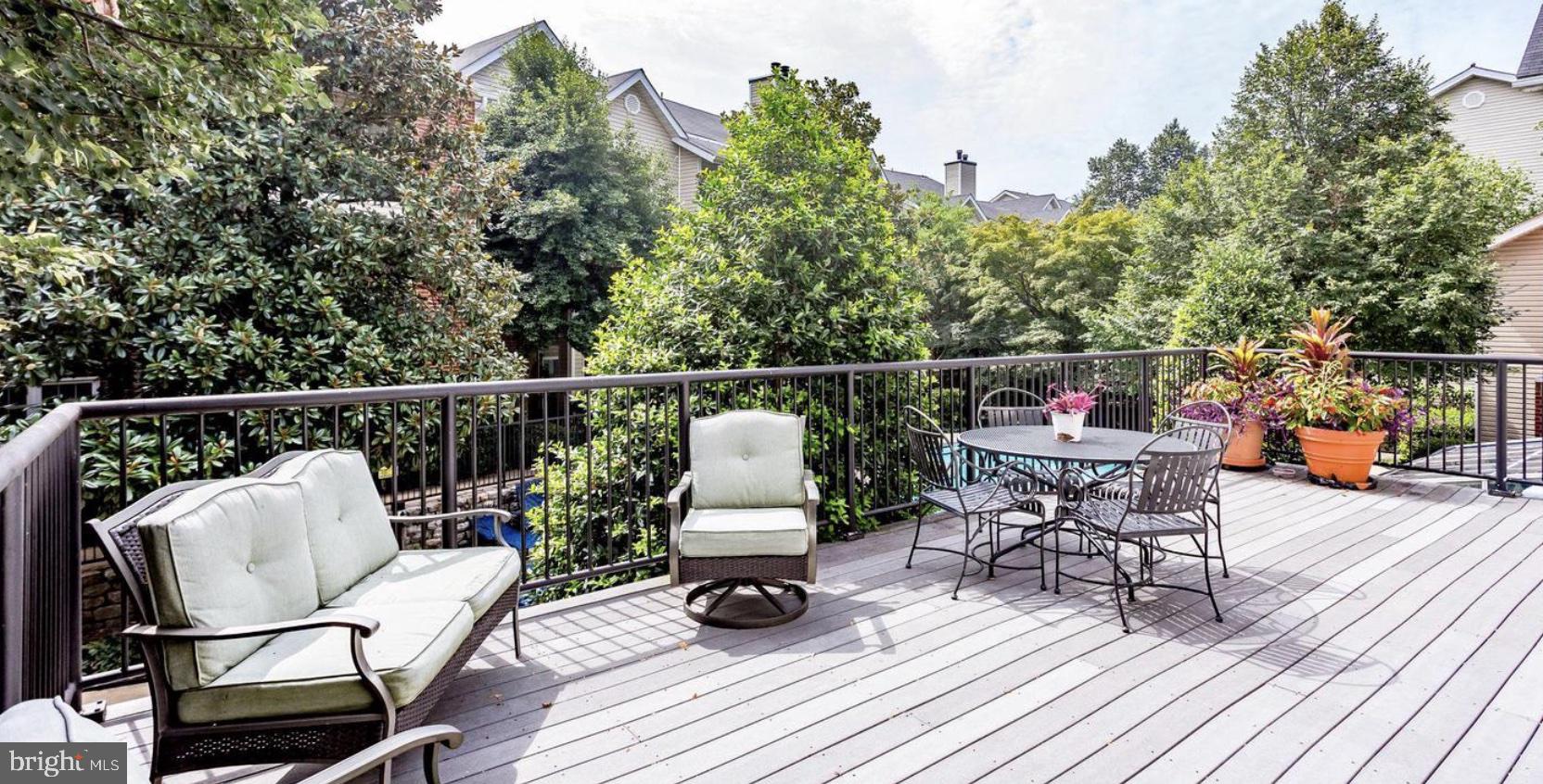 POINTE AT PARK CENTER - Residential