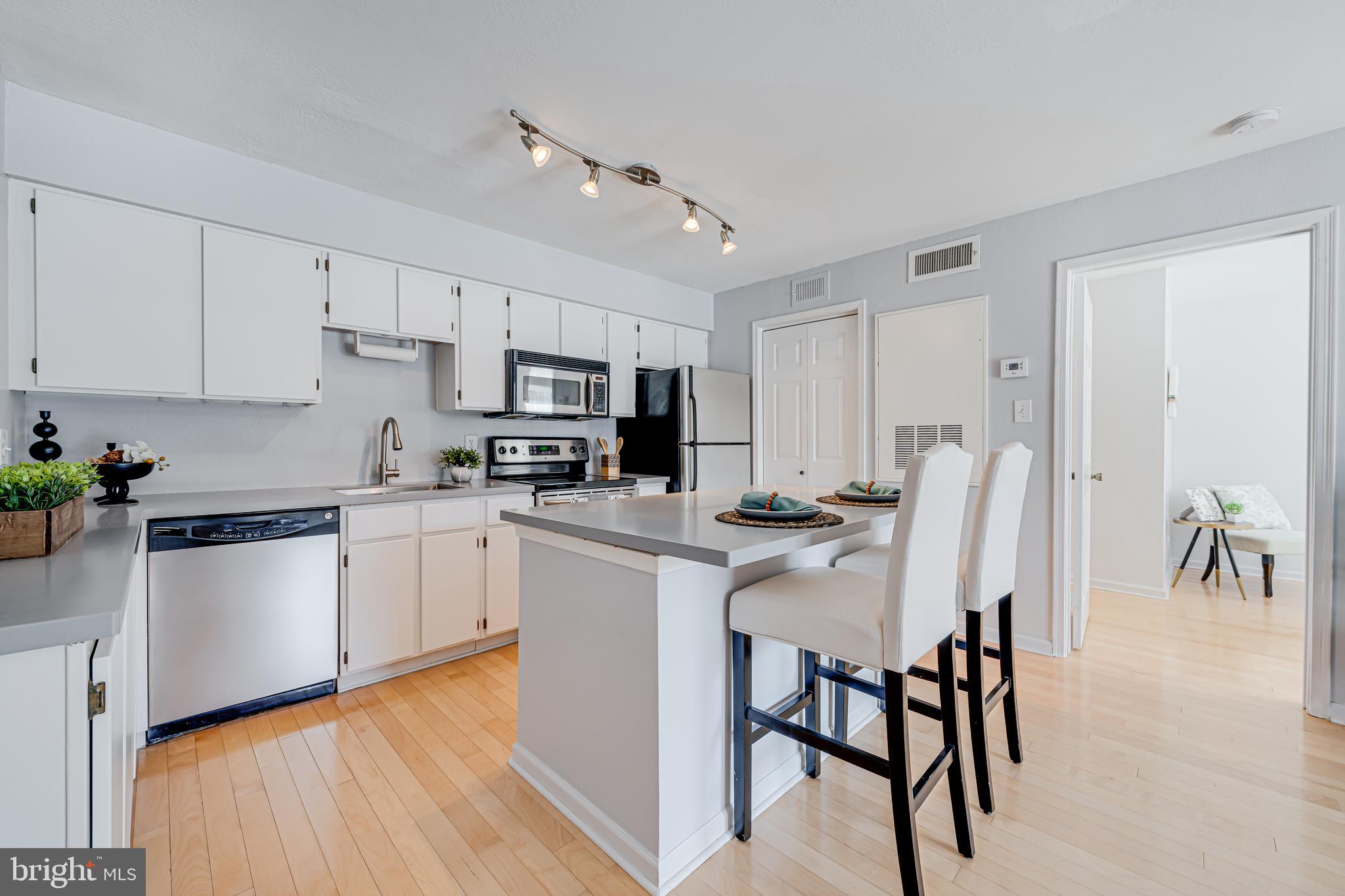 POINTE AT PARK CENTER - Residential