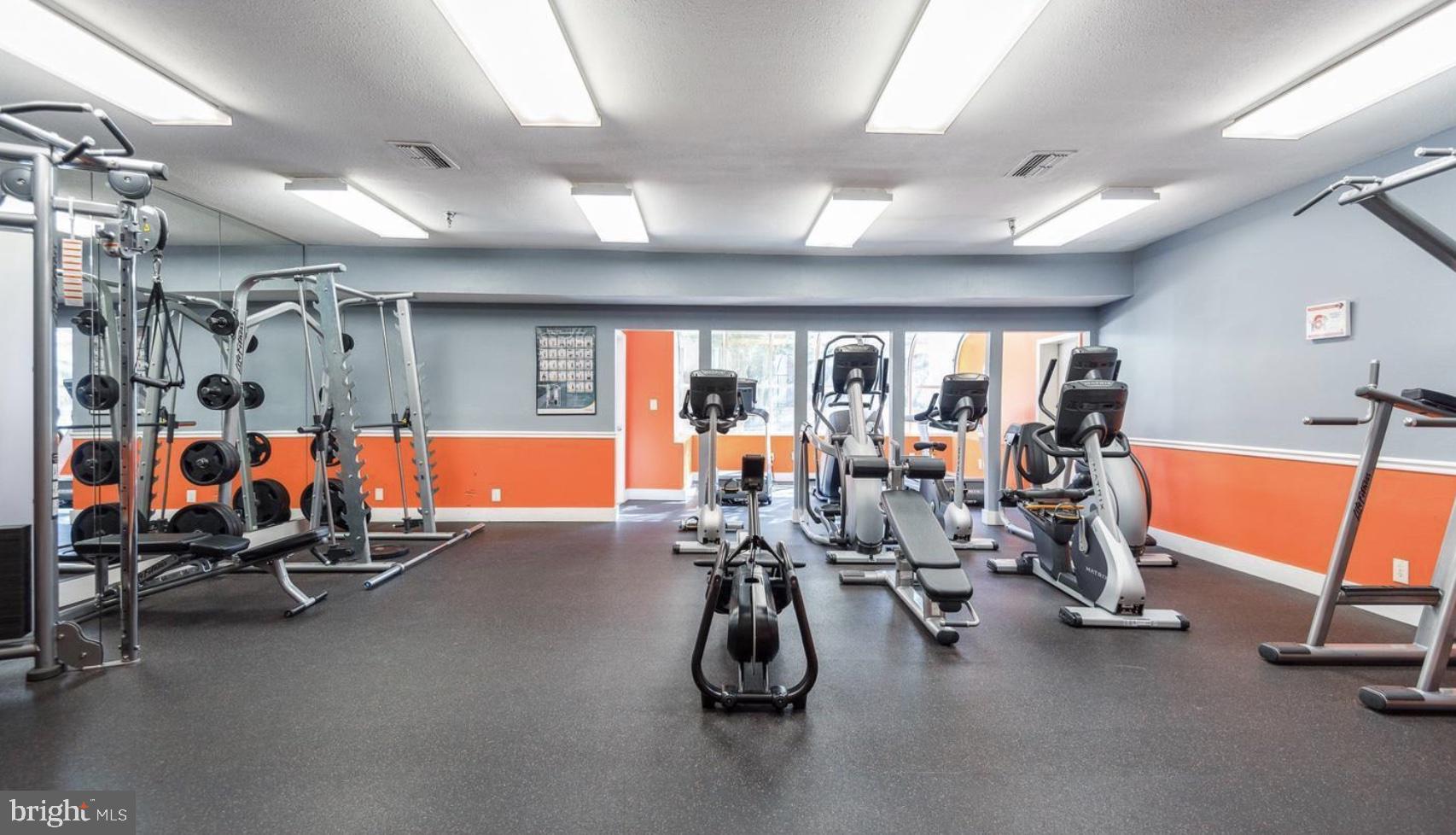 POINTE AT PARK CENTER - Residential