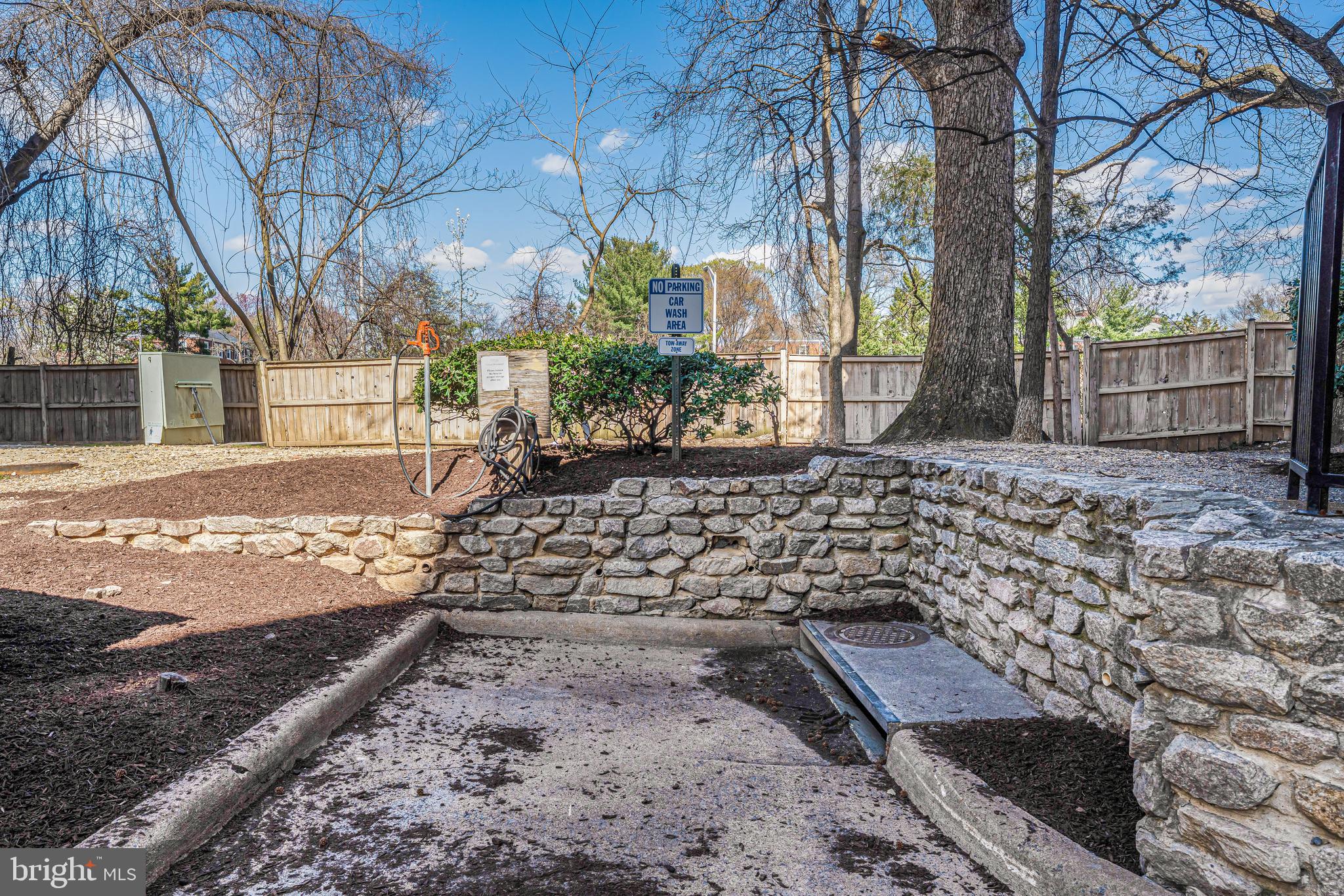 POINTE AT PARK CENTER - Residential