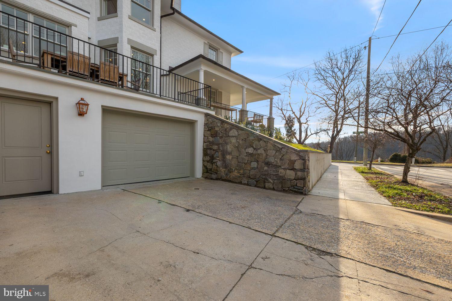 PALISADES - Residential