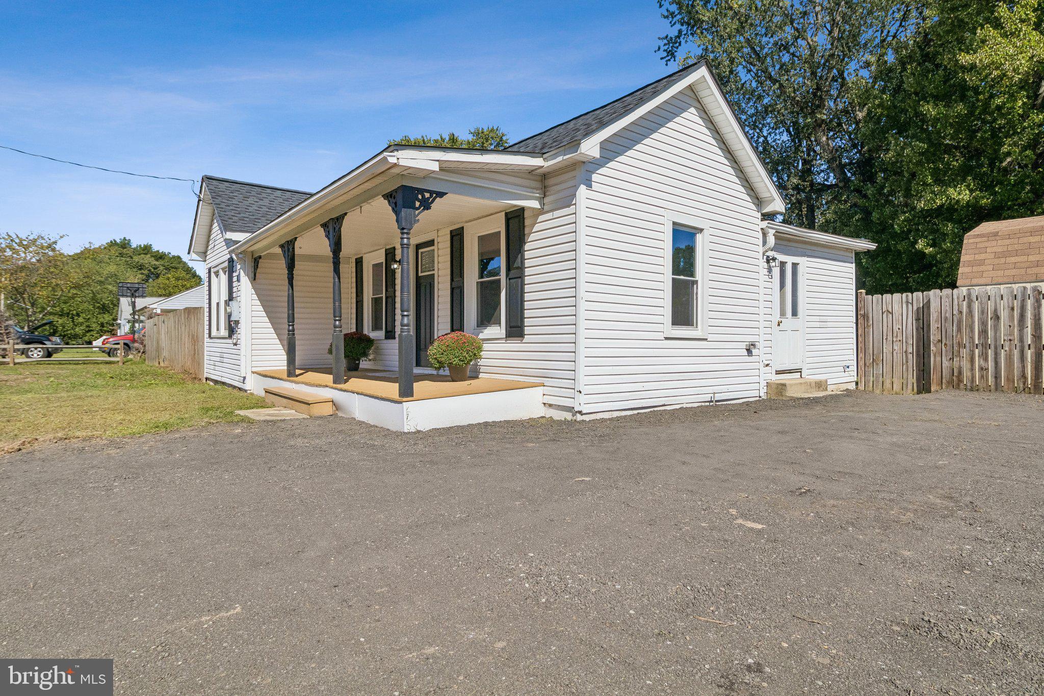 33 POPLAR LANE