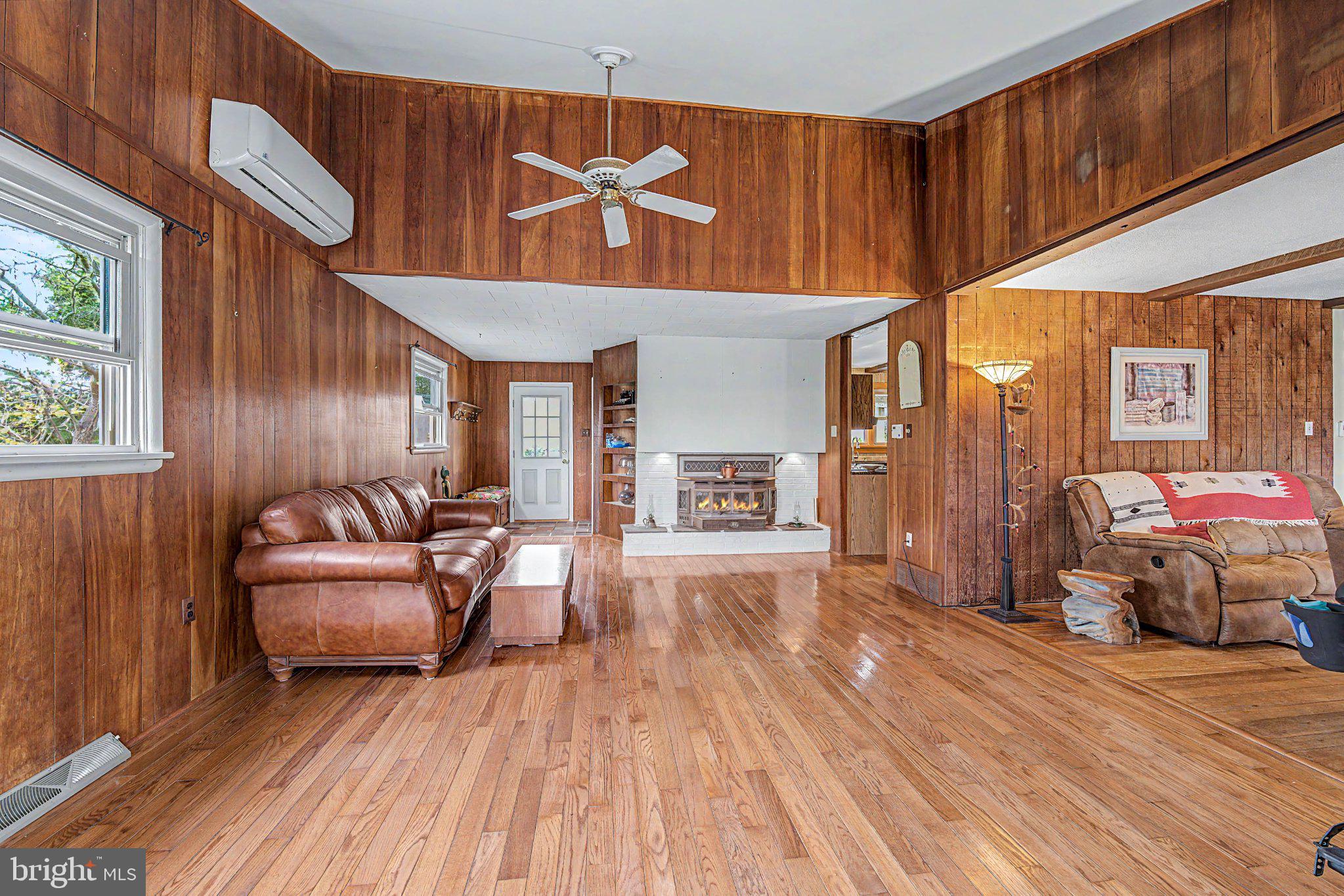 19 W ILLINOIS AVENUE