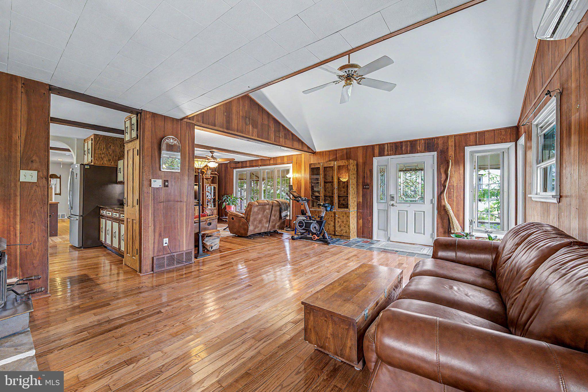 19 W ILLINOIS AVENUE