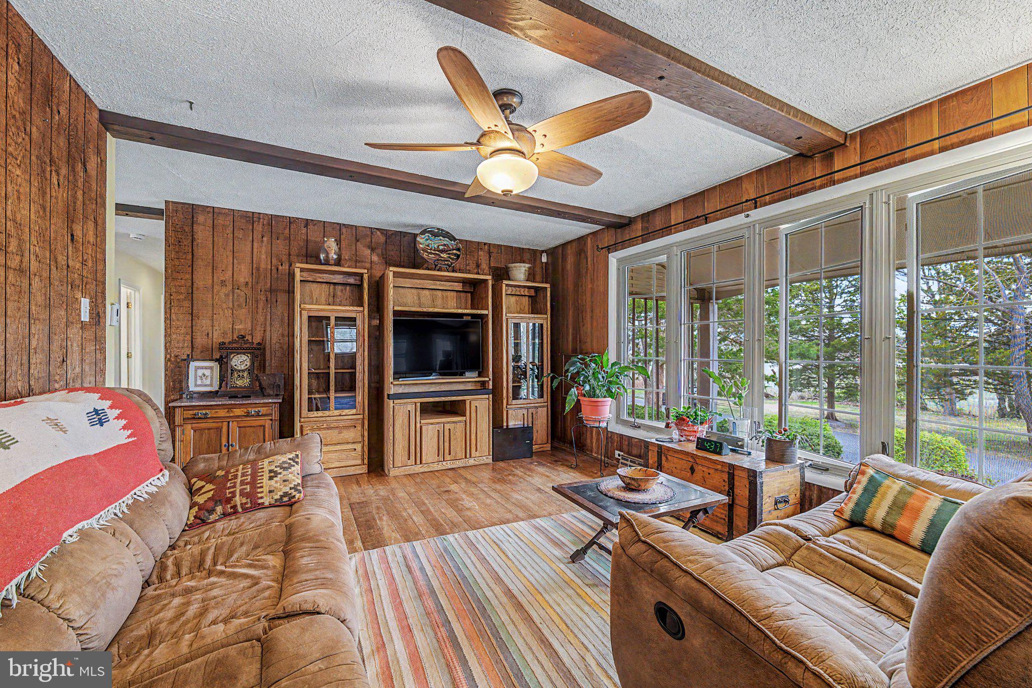 19 W ILLINOIS AVENUE