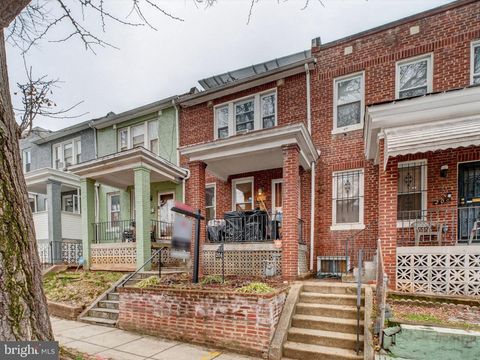206 CROMWELL TERRACE NE WASHINGTON DC 20002