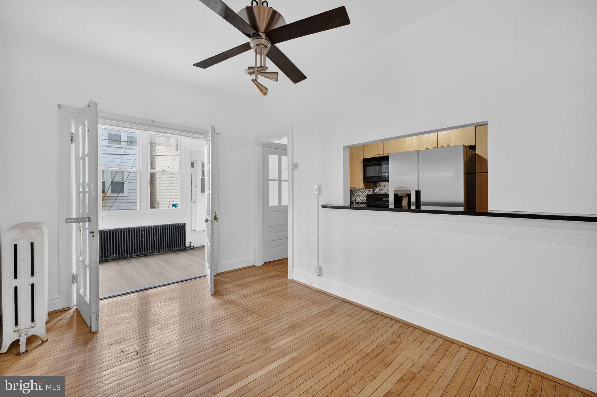 206 CROMWELL TERRACE NE