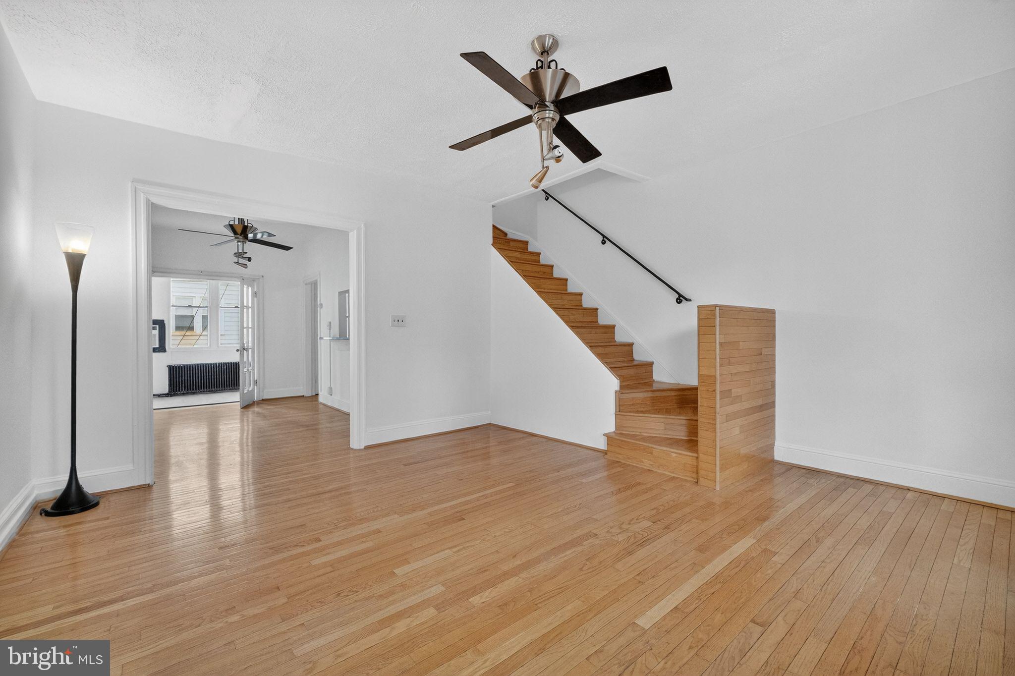 206 CROMWELL TERRACE NE