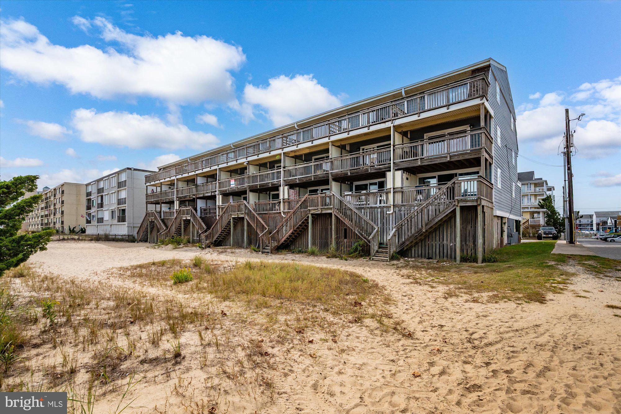 5305 ATLANTIC AVENUE 3
