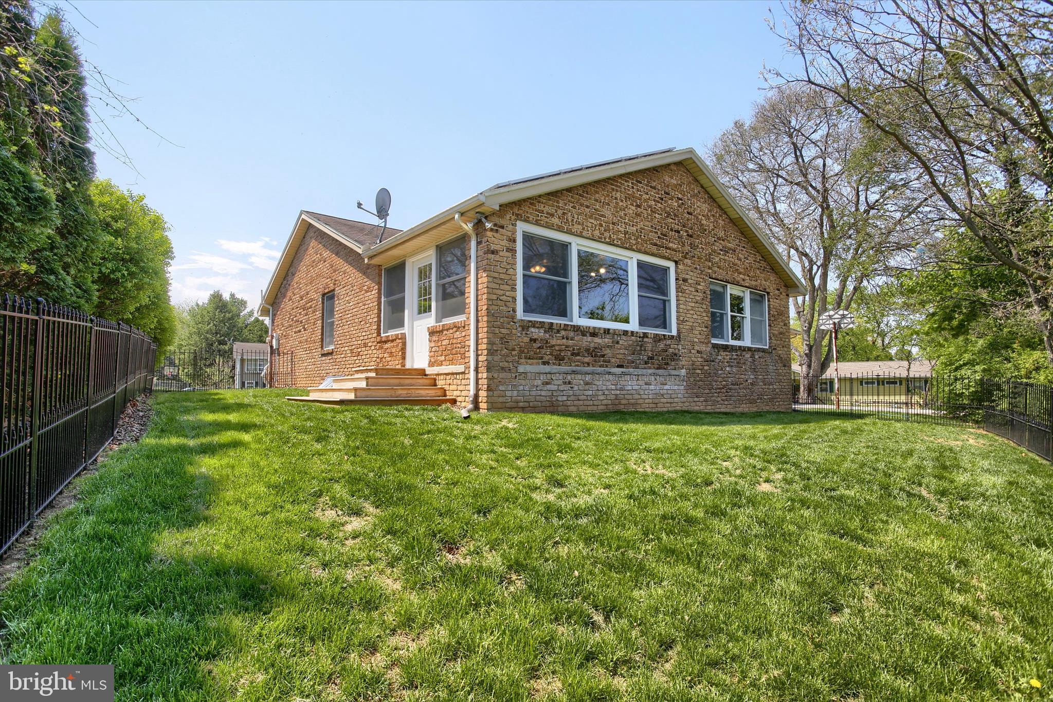 MEETING HOUSE HEIGHTS - Residential