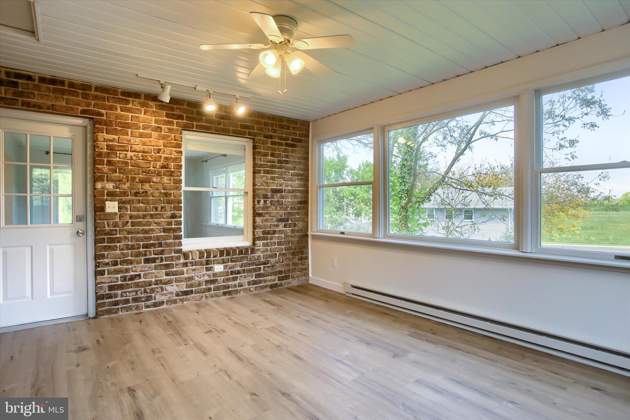 MEETING HOUSE HEIGHTS - Residential