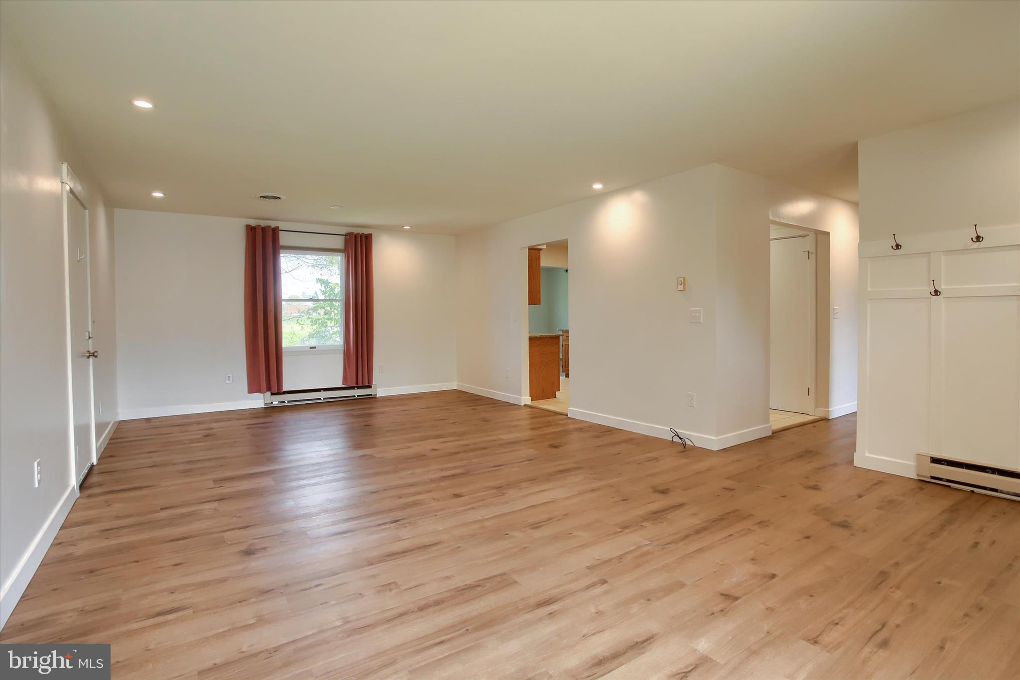 MEETING HOUSE HEIGHTS - Residential
