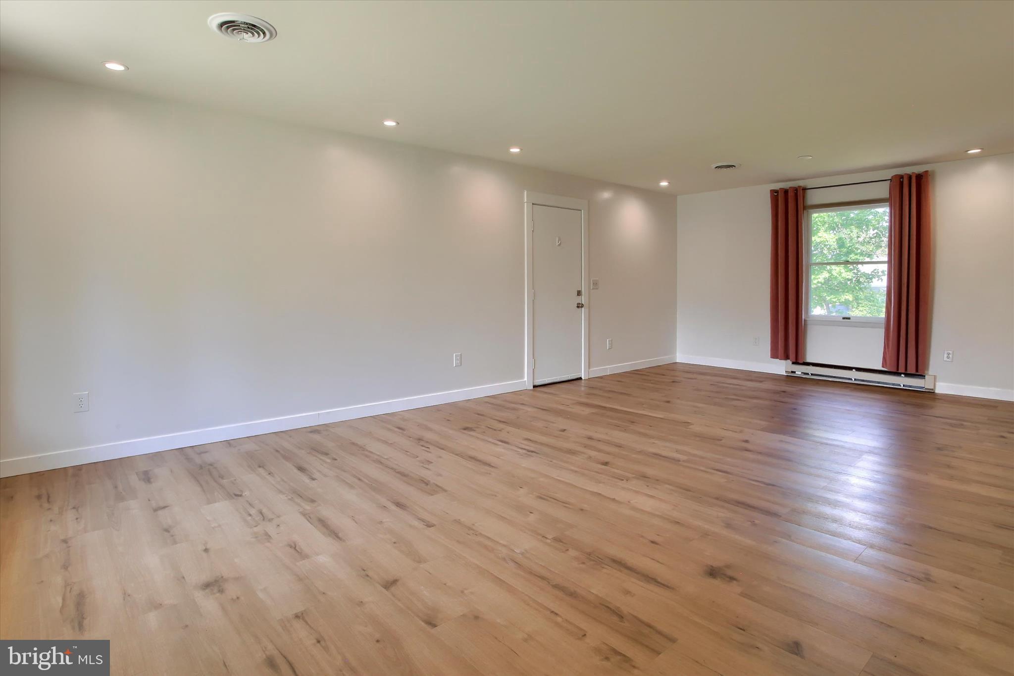 MEETING HOUSE HEIGHTS - Residential