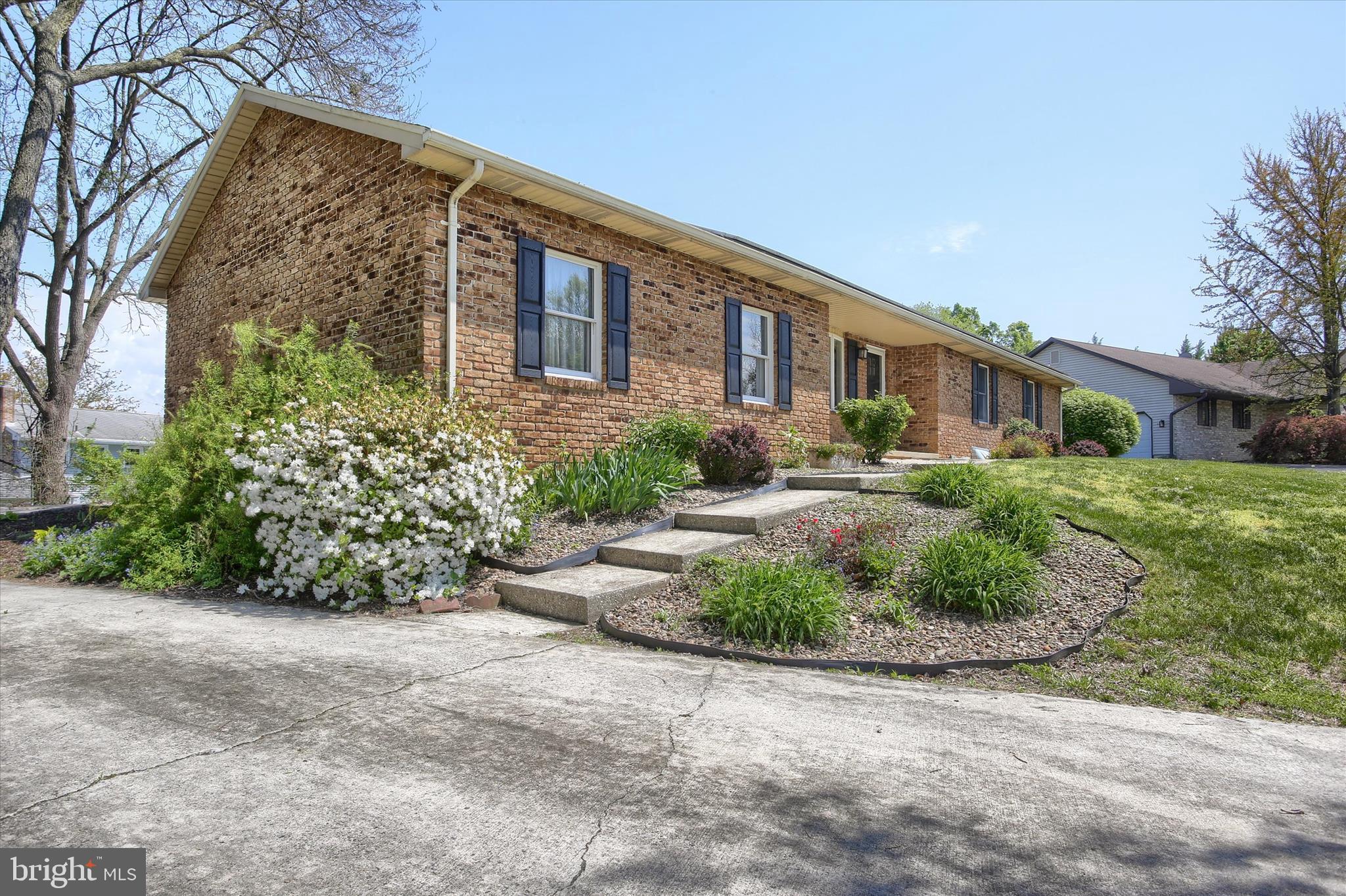 MEETING HOUSE HEIGHTS - Residential