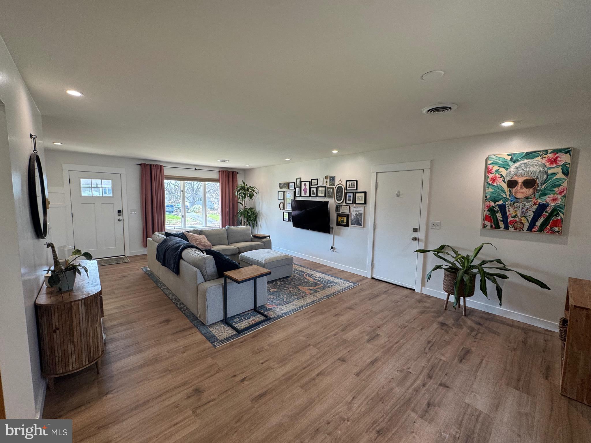 MEETING HOUSE HEIGHTS - Residential