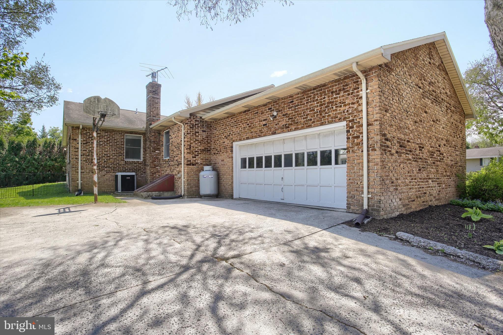 MEETING HOUSE HEIGHTS - Residential