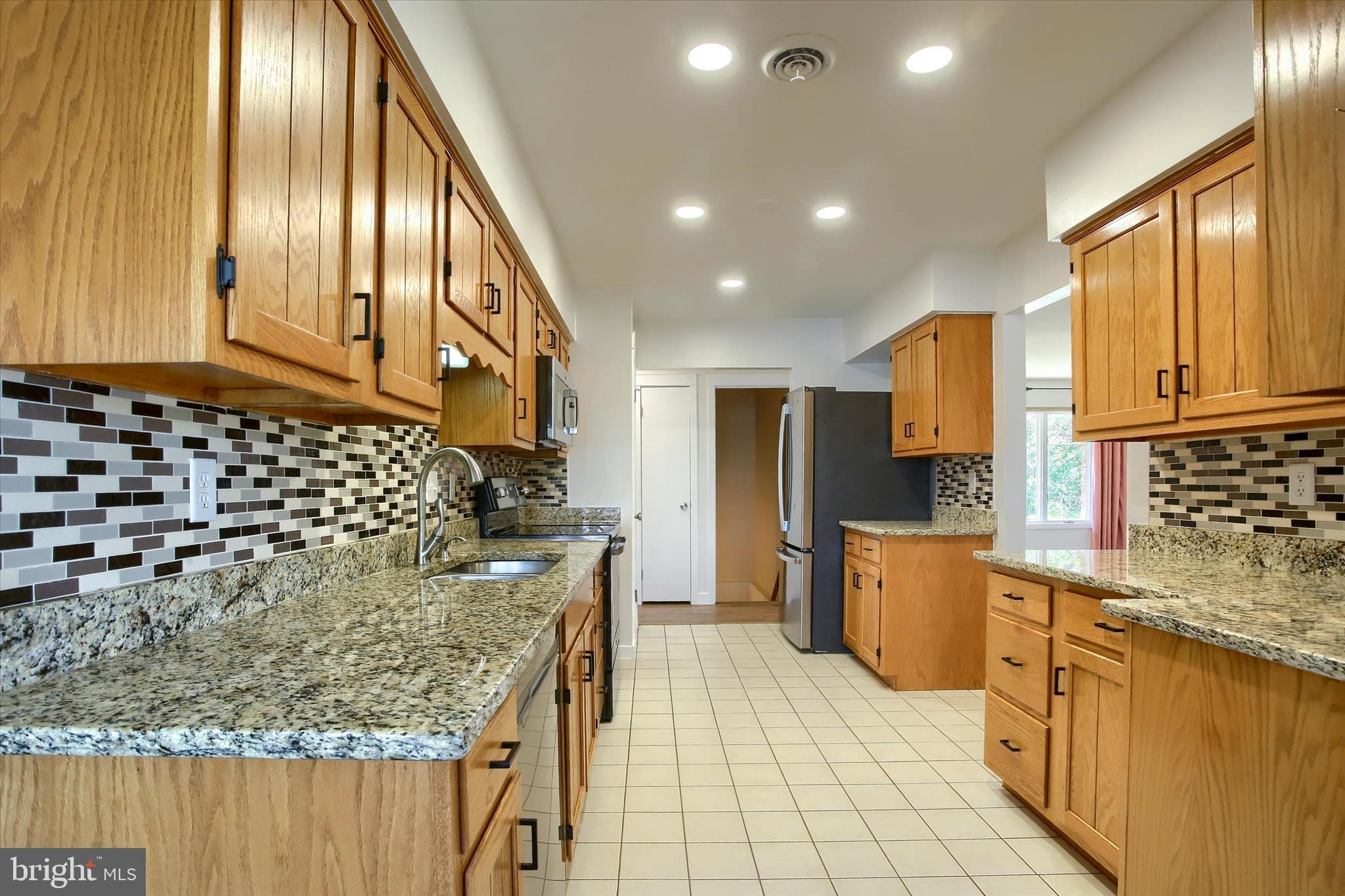 MEETING HOUSE HEIGHTS - Residential