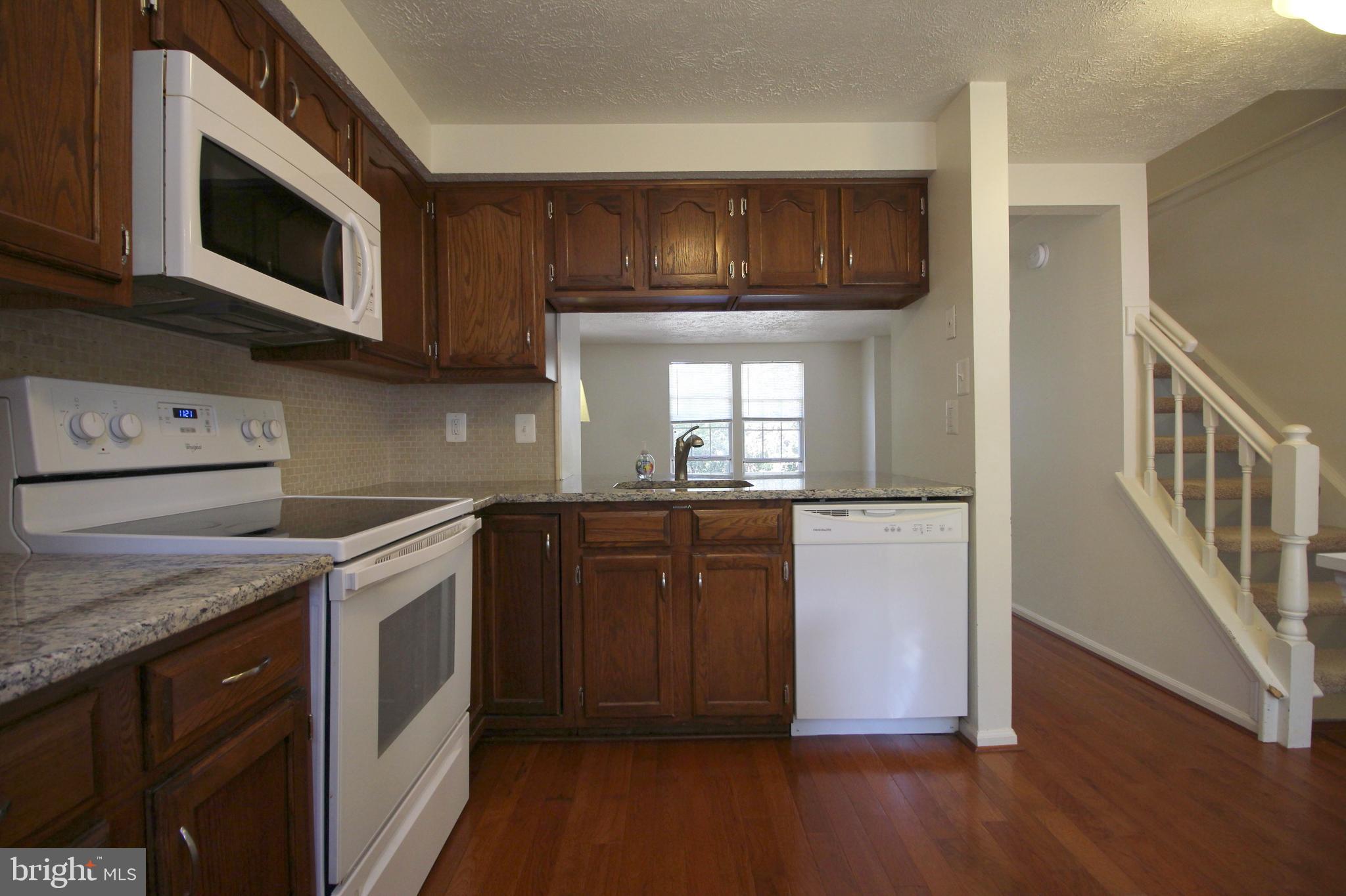 1544 WOODCREST DRIVE