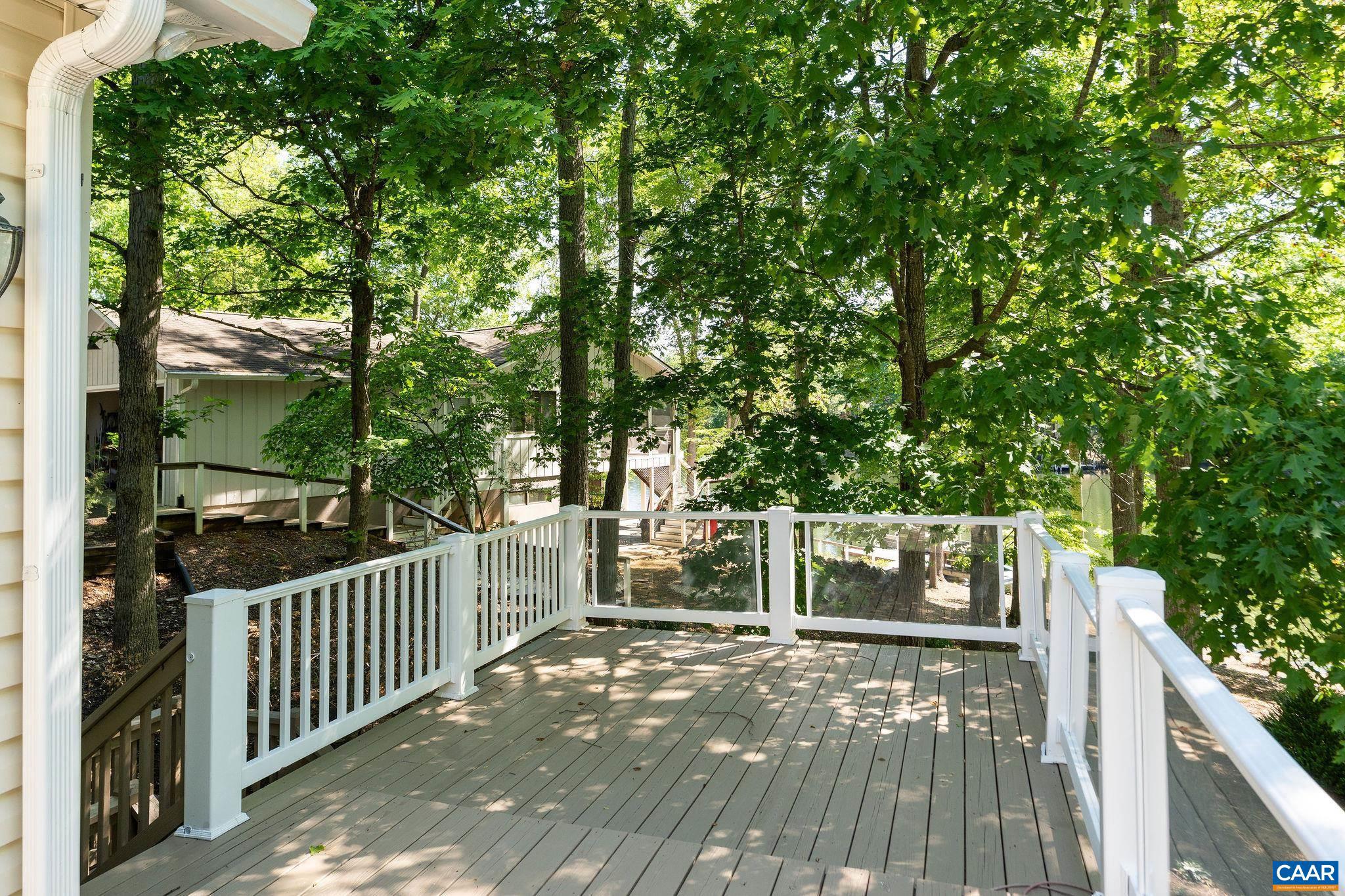 LAKE MONTICELLO - Residential