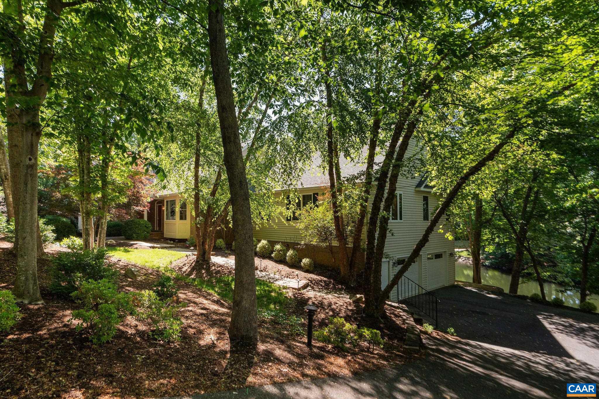 LAKE MONTICELLO - Residential