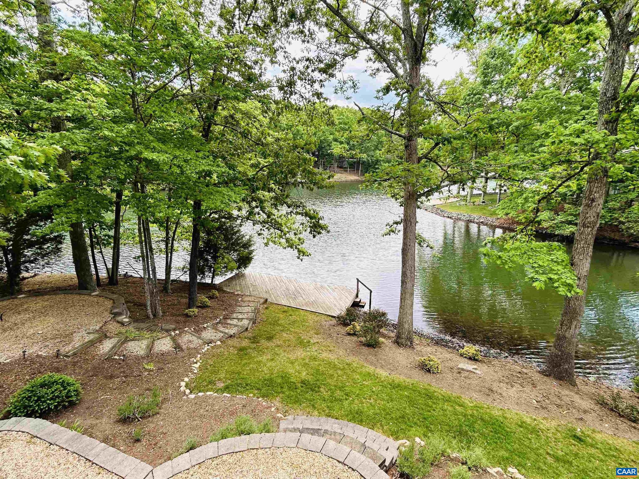 LAKE MONTICELLO - Residential