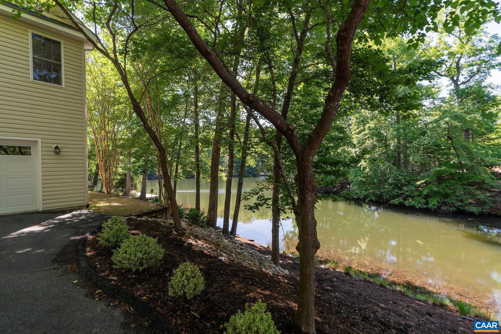 LAKE MONTICELLO - Residential