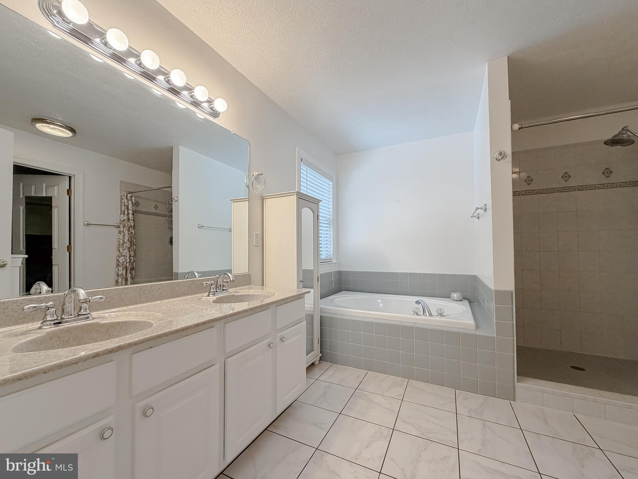 HILTON RIDGE ESTATES - Residential