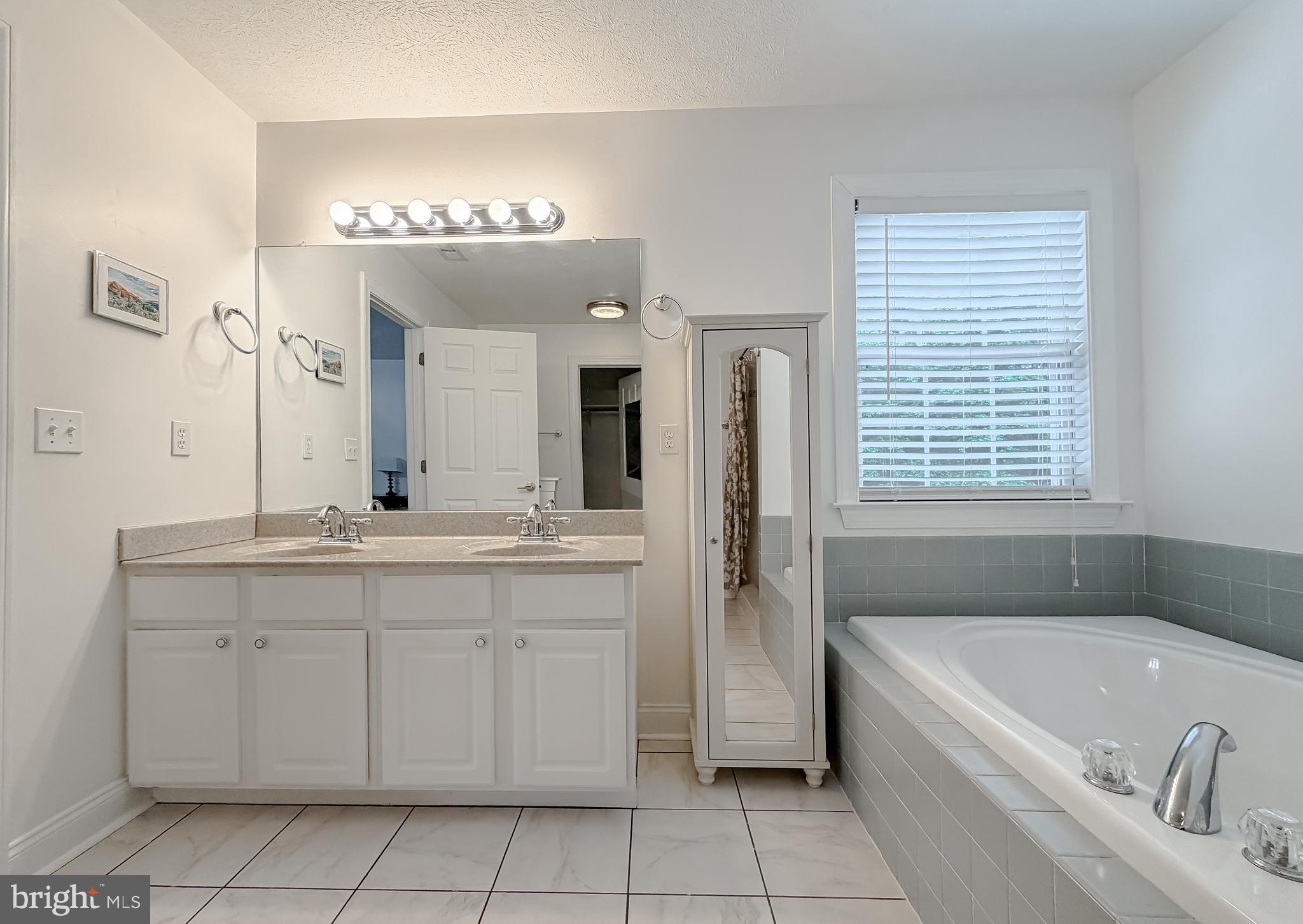 HILTON RIDGE ESTATES - Residential
