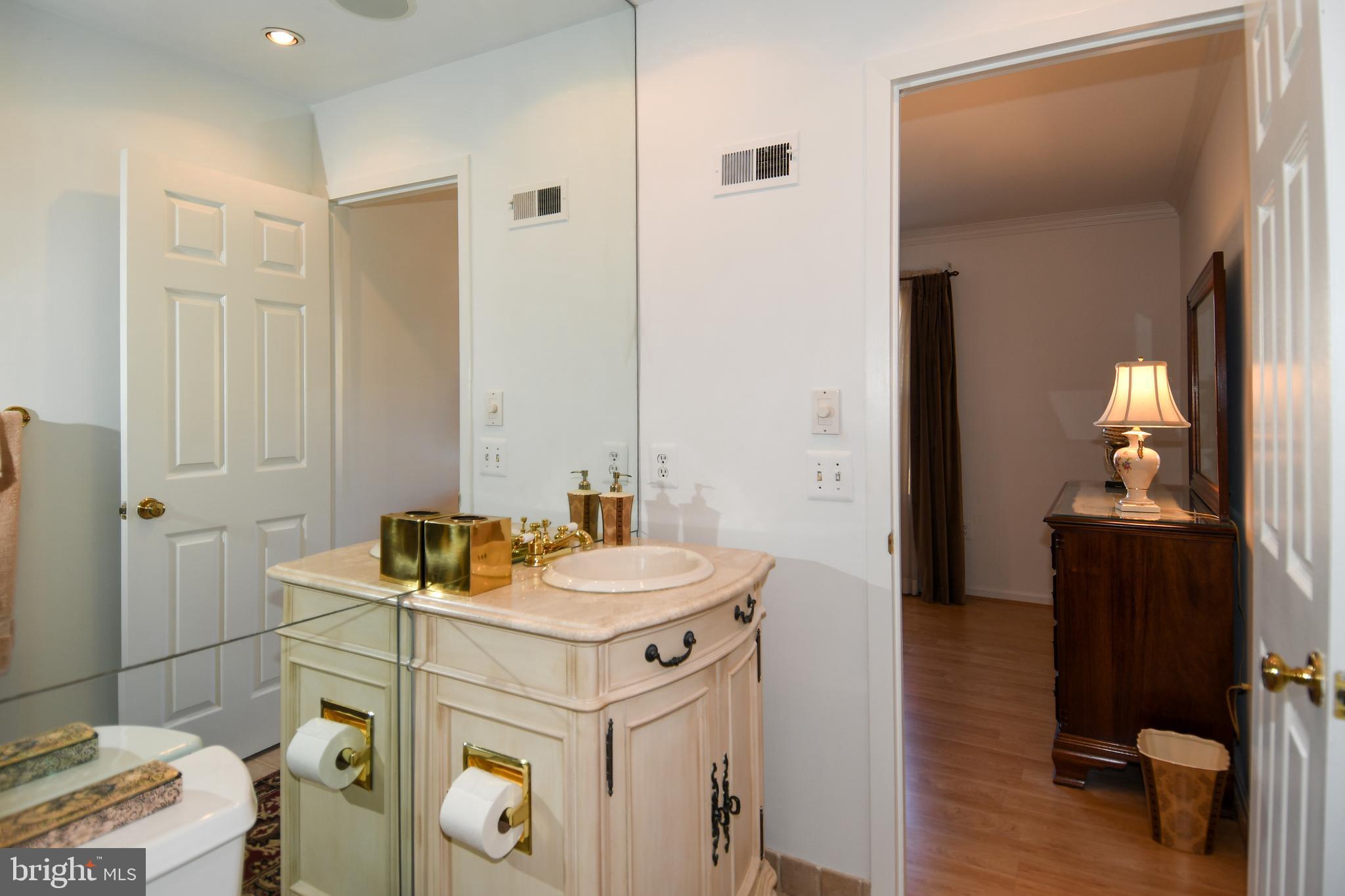 WESTHAMPTON MEWS - Residential