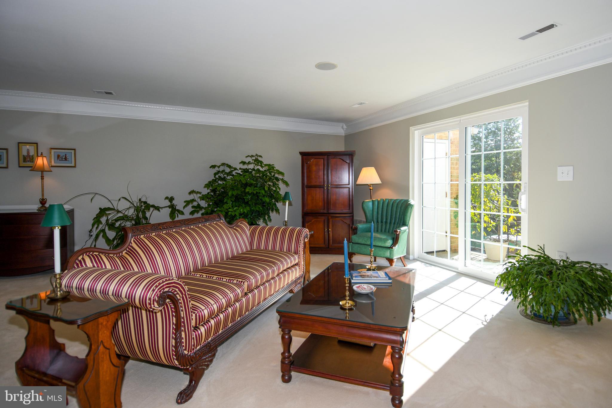 WESTHAMPTON MEWS - Residential