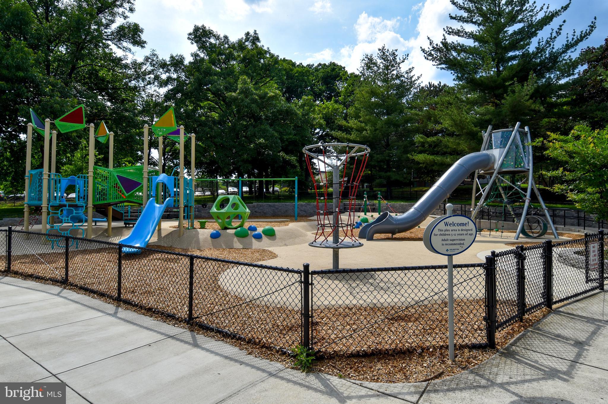 WESTHAMPTON MEWS - Residential