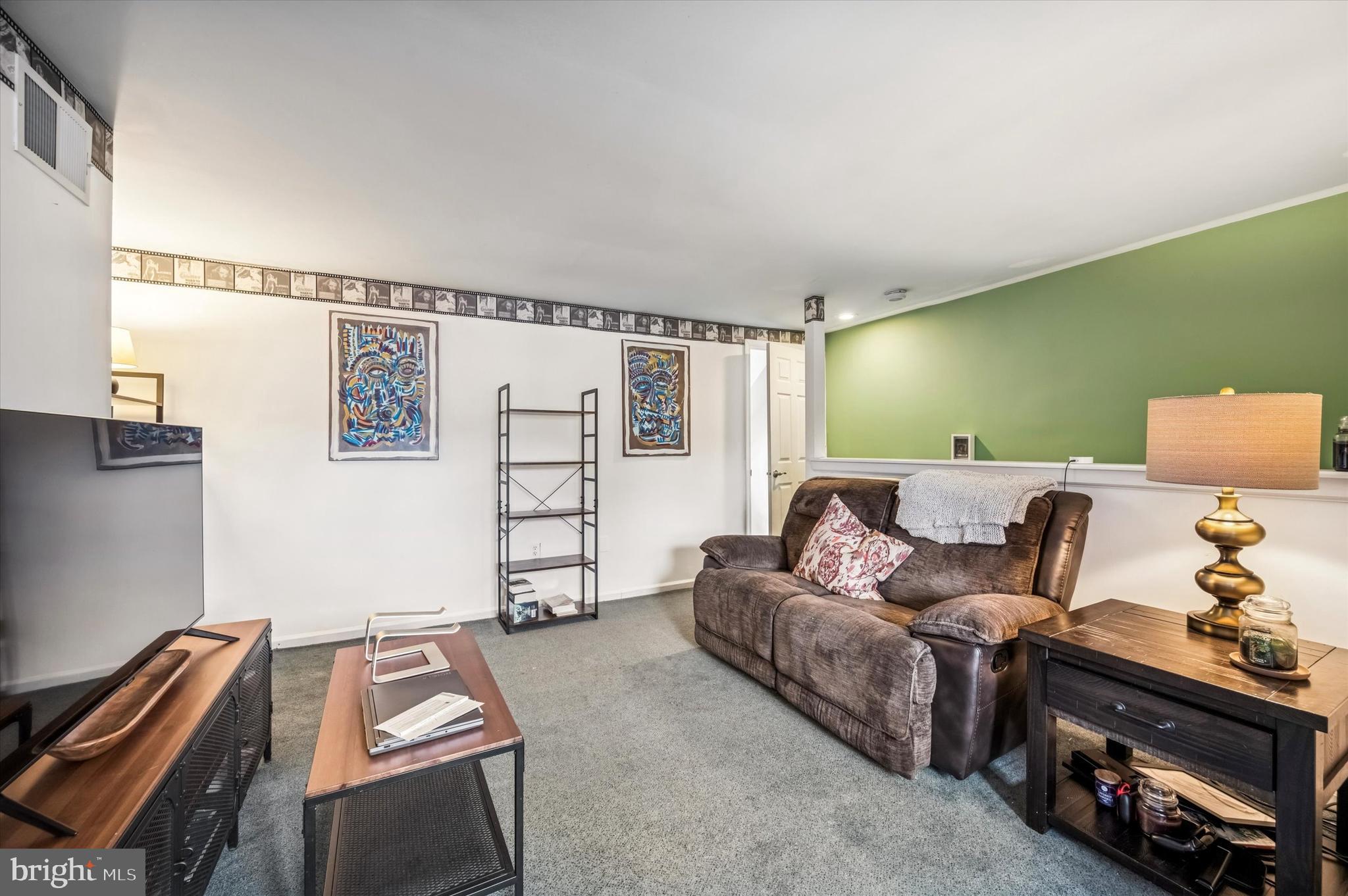 EAST FALLS - Residential