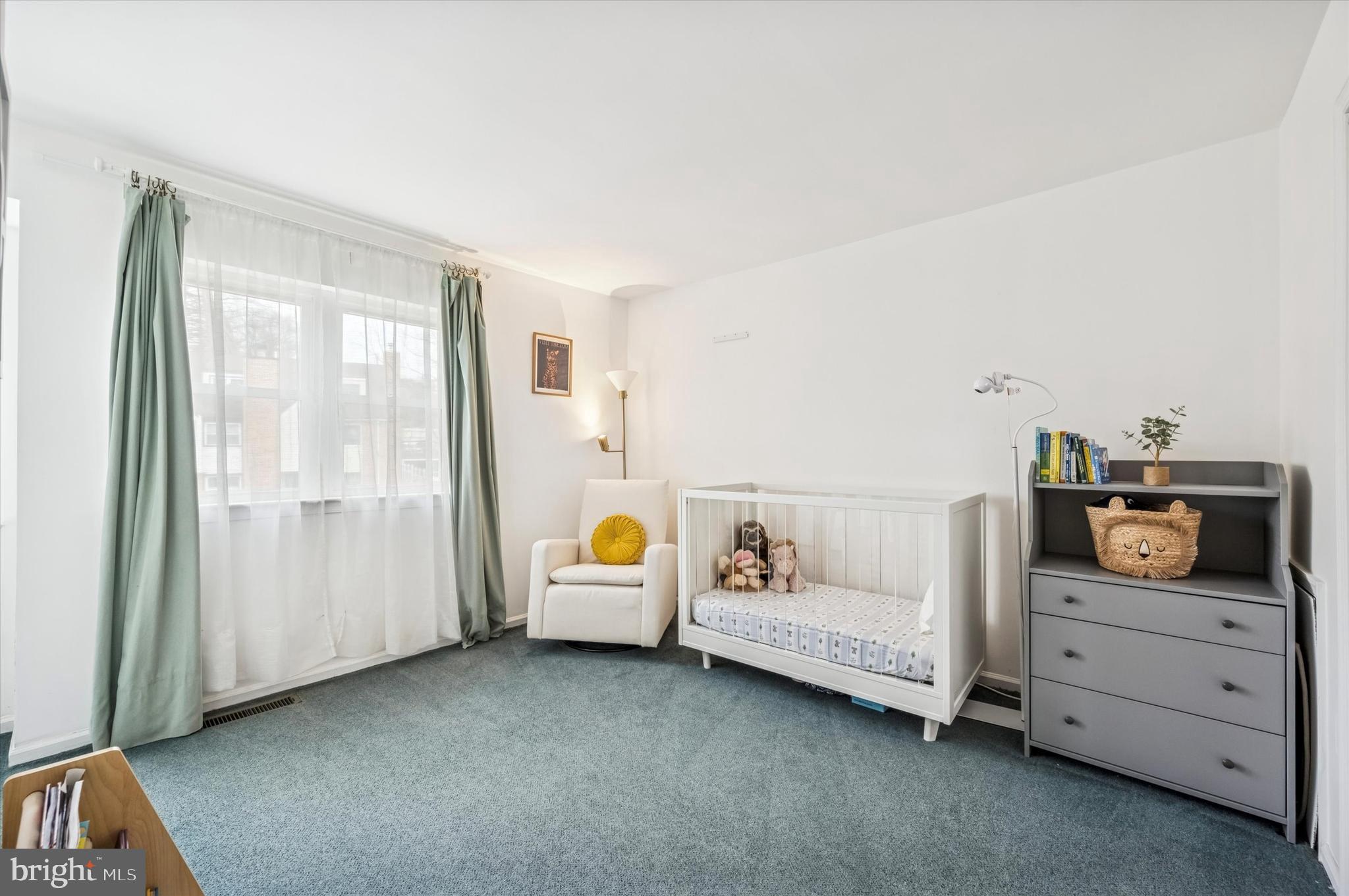 EAST FALLS - Residential