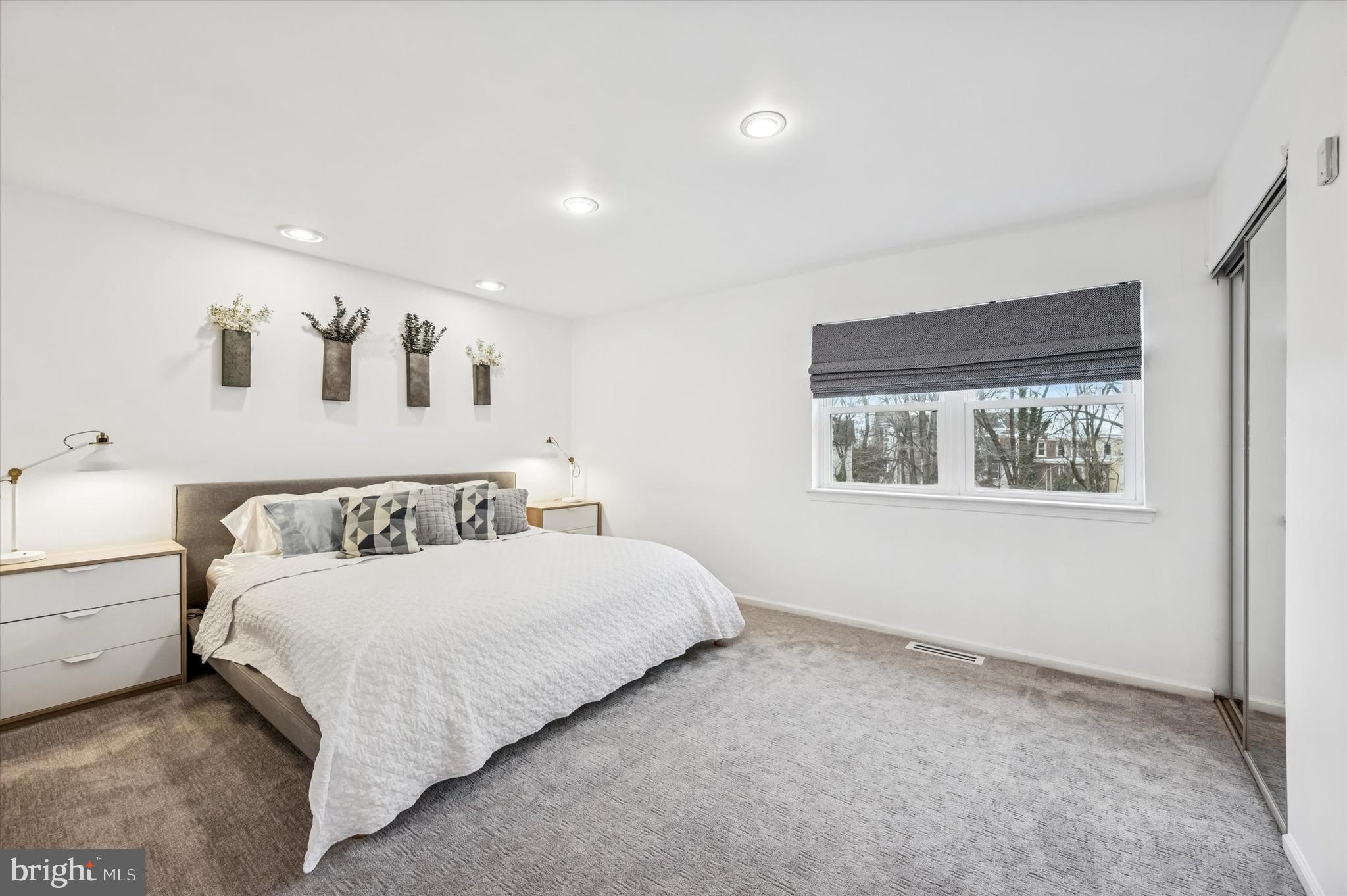 EAST FALLS - Residential