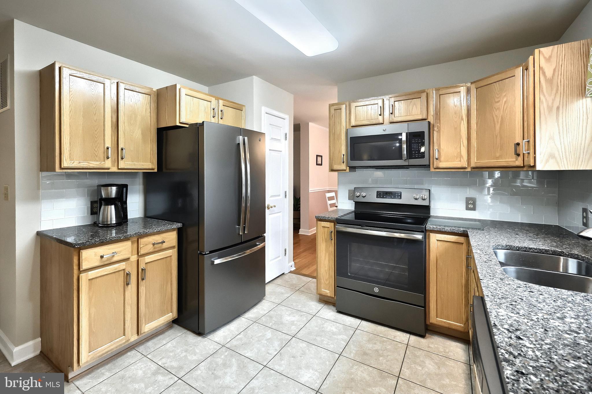 STRAWBERRY FIELDS - Residential