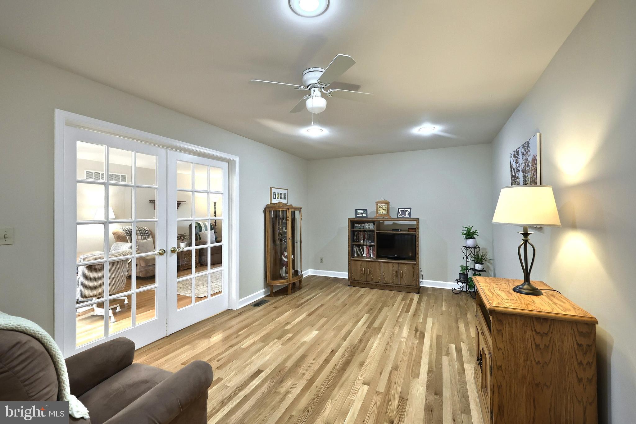 STRAWBERRY FIELDS - Residential