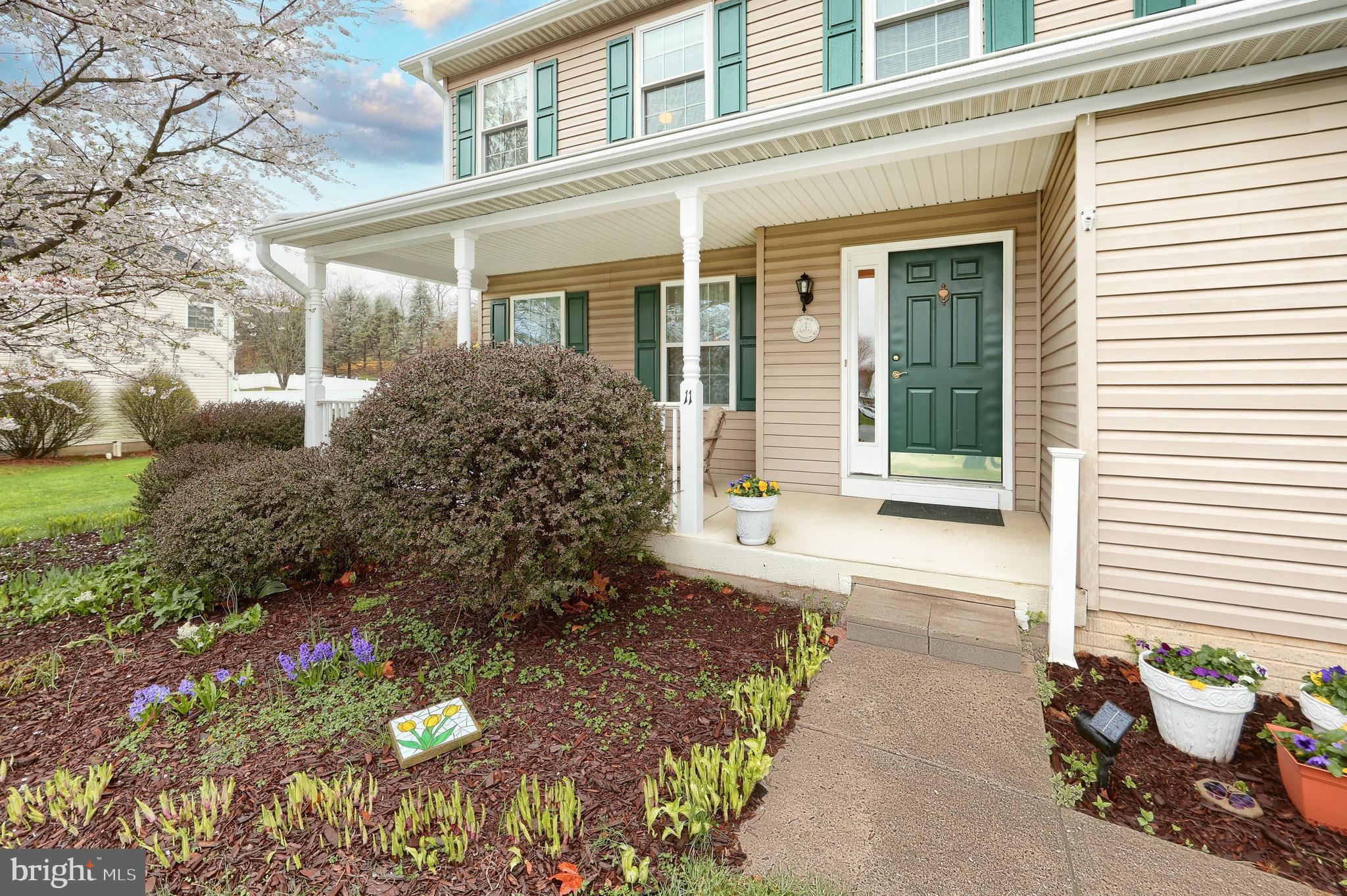 STRAWBERRY FIELDS - Residential