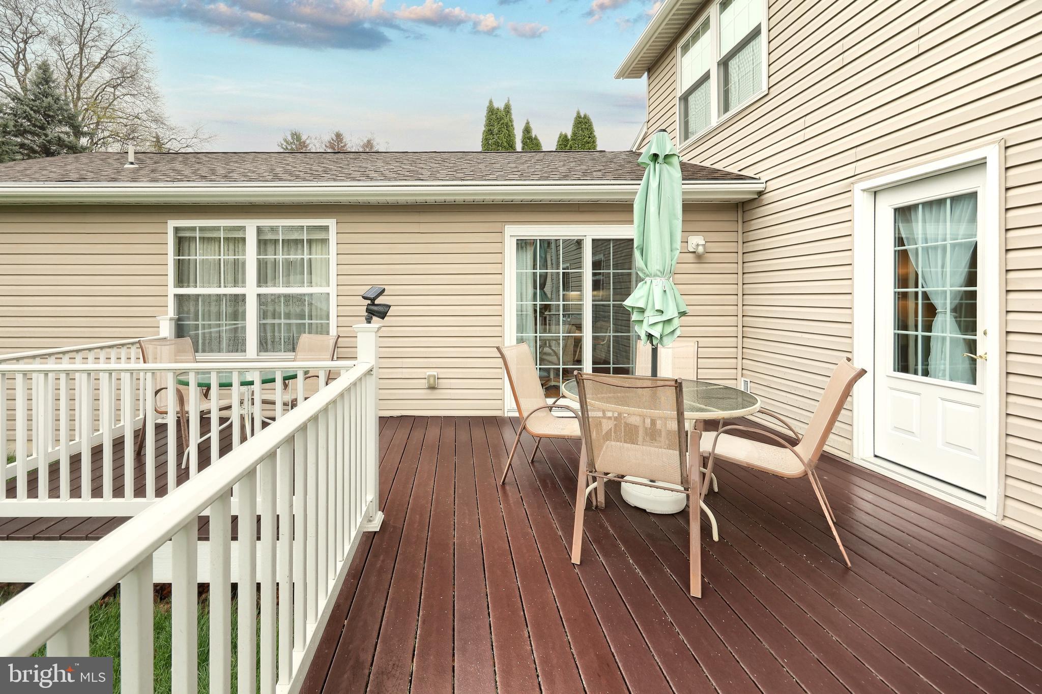 STRAWBERRY FIELDS - Residential