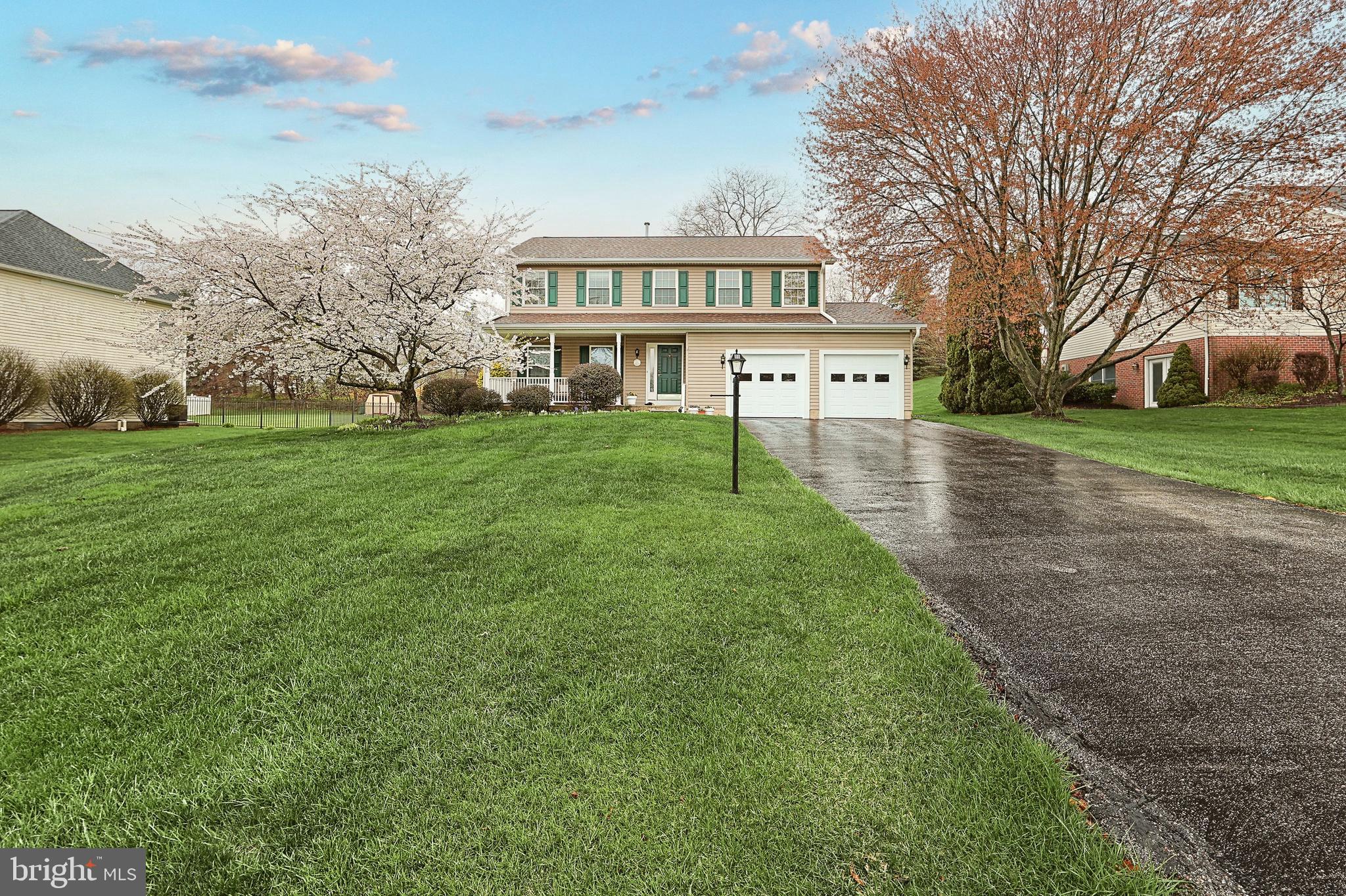 STRAWBERRY FIELDS - Residential