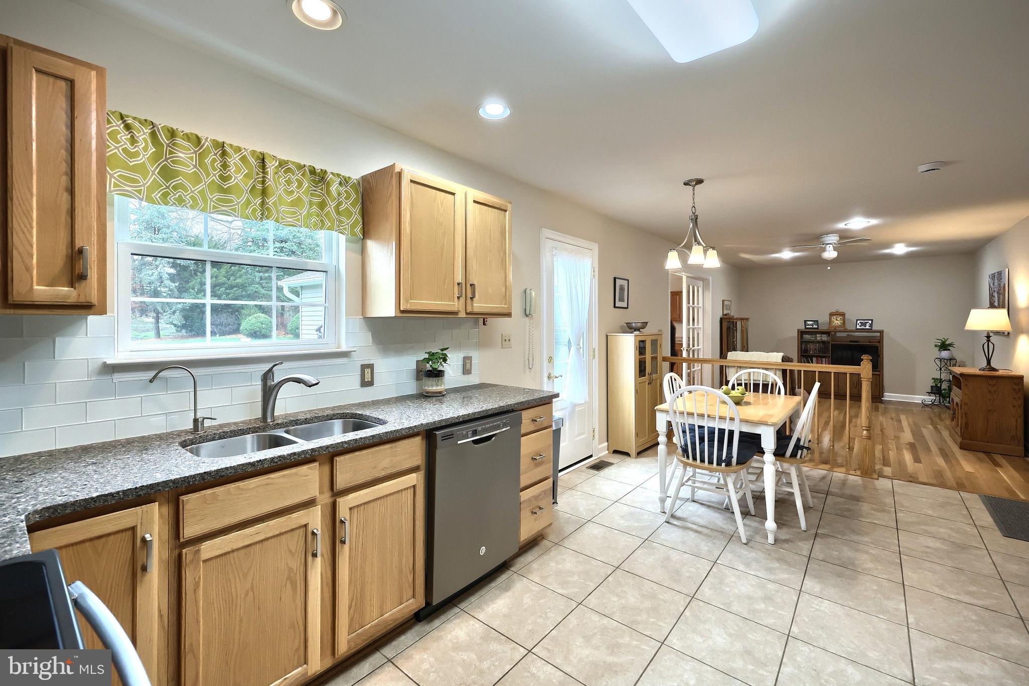 STRAWBERRY FIELDS - Residential