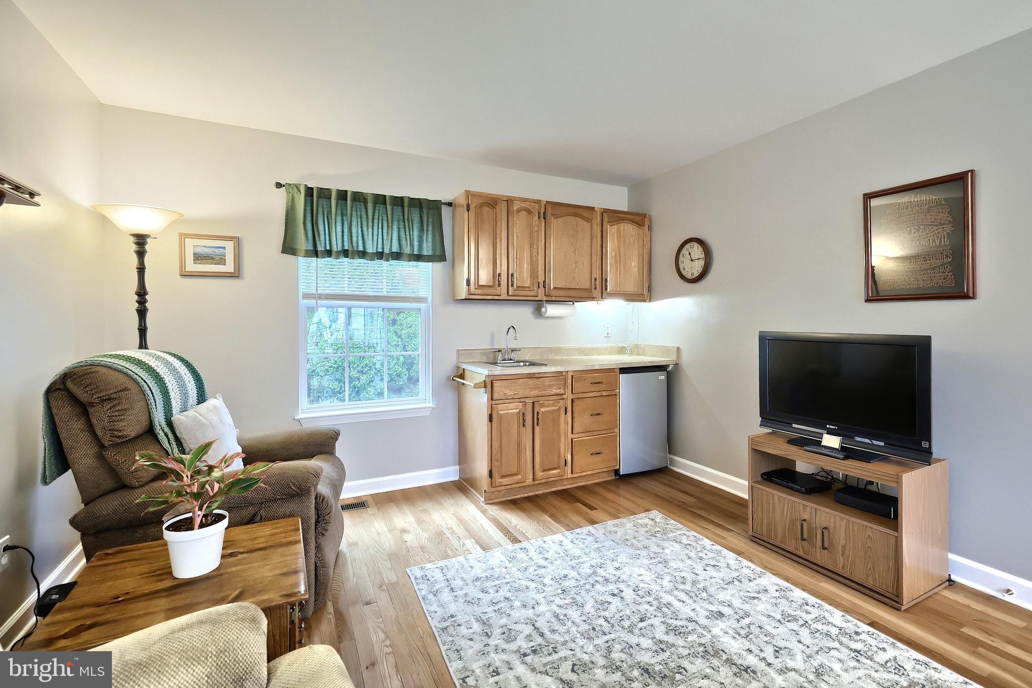 STRAWBERRY FIELDS - Residential