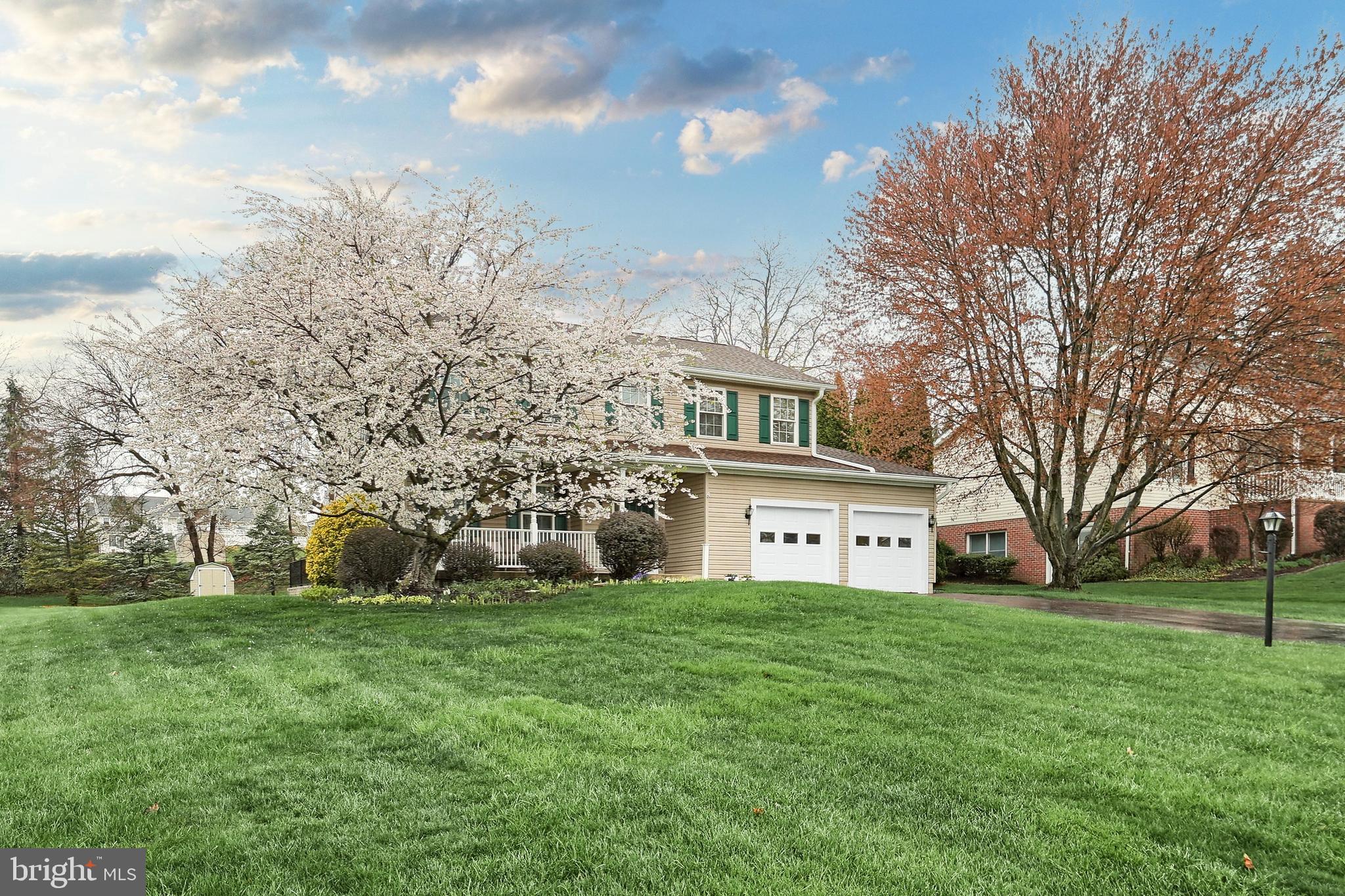 STRAWBERRY FIELDS - Residential