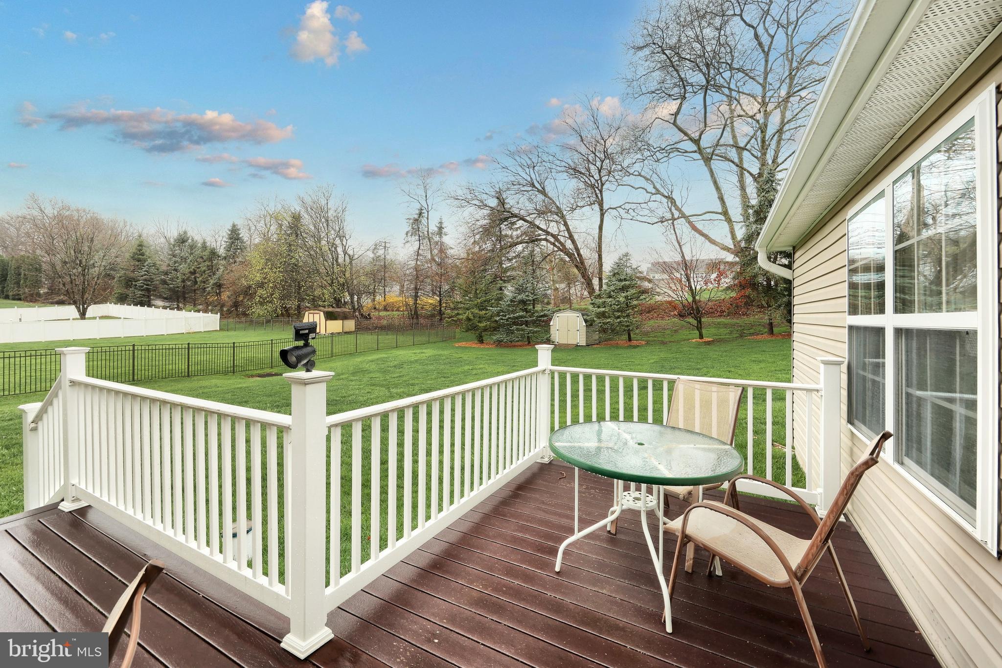 STRAWBERRY FIELDS - Residential