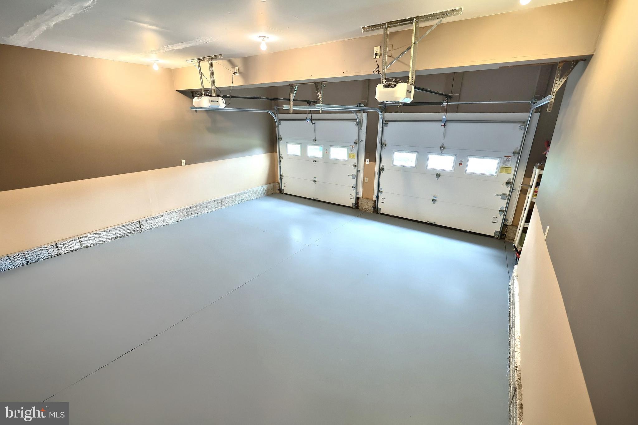 STRAWBERRY FIELDS - Residential