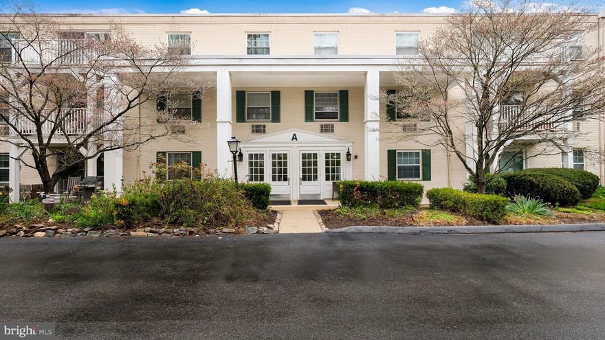 Why rent when you can buy? You must see this charming well maintained 1 bedroom 1 bath condo. Close to shopping and commuting and all the major highways,