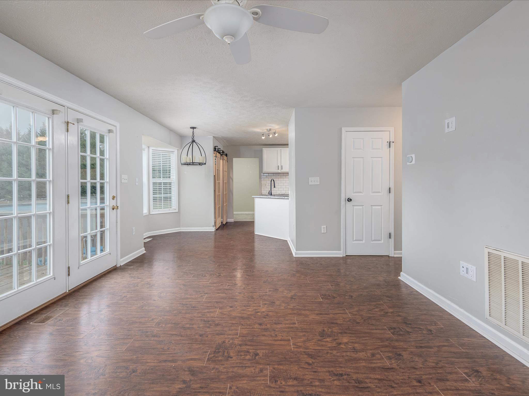 PEBBLE RIDGE - Residential